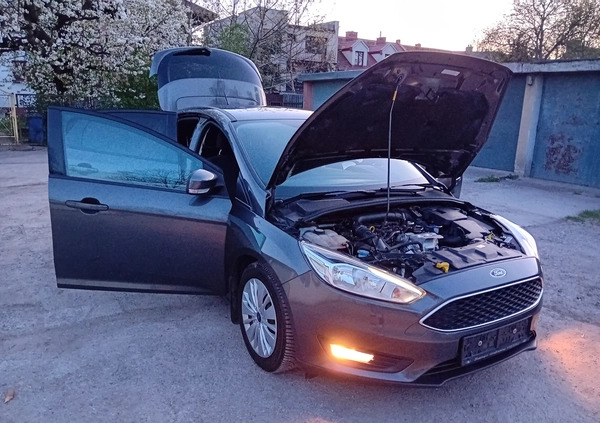 Ford Focus cena 37500 przebieg: 102000, rok produkcji 2017 z Kraków małe 379